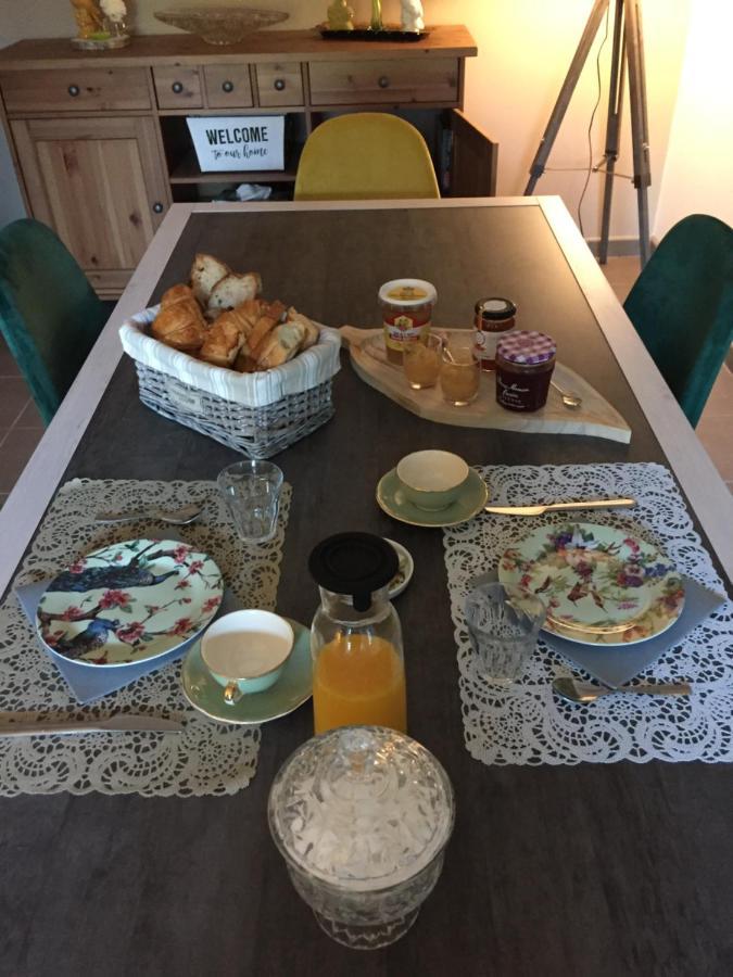 De Charme Et D'Eau Bed & Breakfast Saint-Savinien Eksteriør bilde