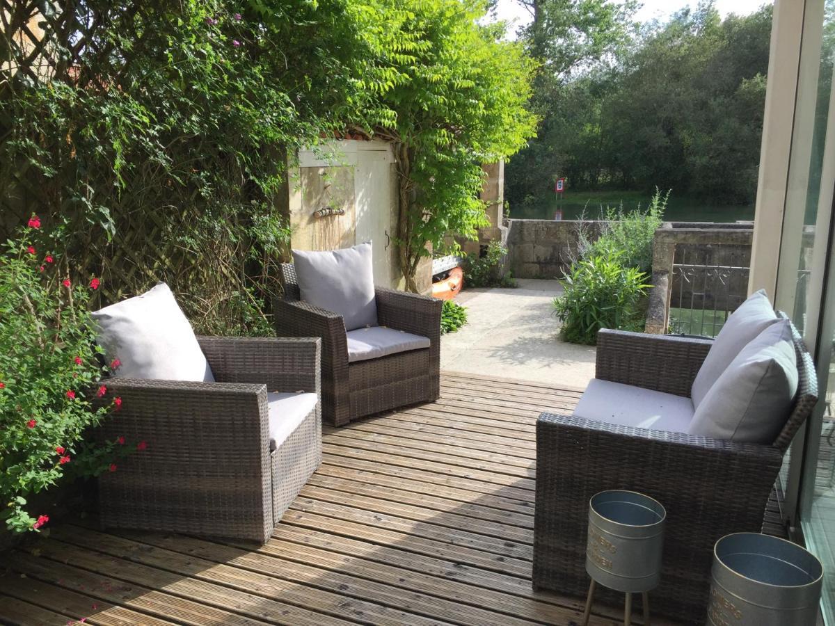 De Charme Et D'Eau Bed & Breakfast Saint-Savinien Rom bilde