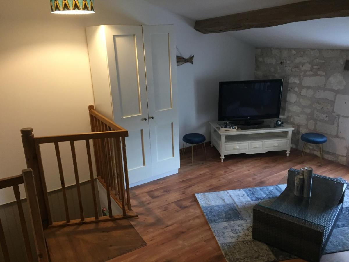 De Charme Et D'Eau Bed & Breakfast Saint-Savinien Eksteriør bilde