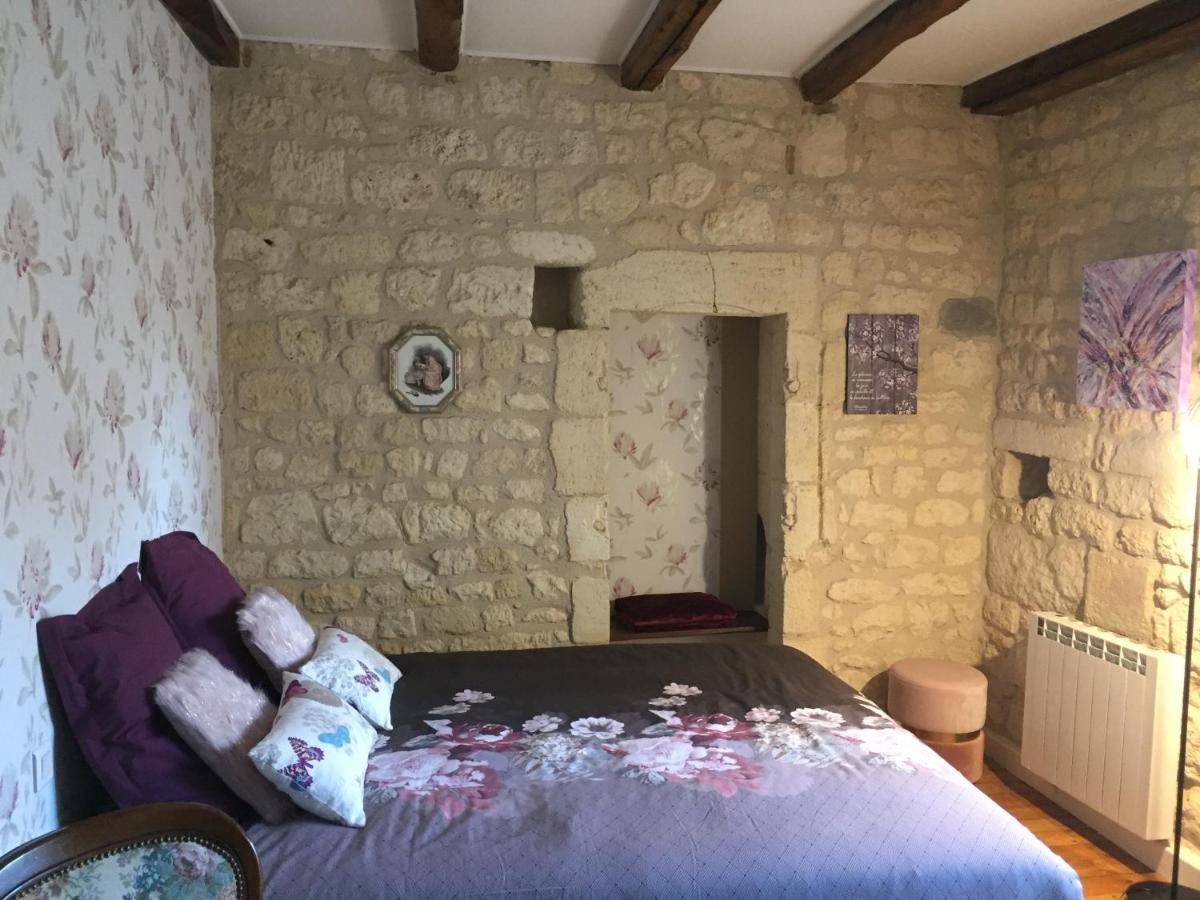 De Charme Et D'Eau Bed & Breakfast Saint-Savinien Eksteriør bilde